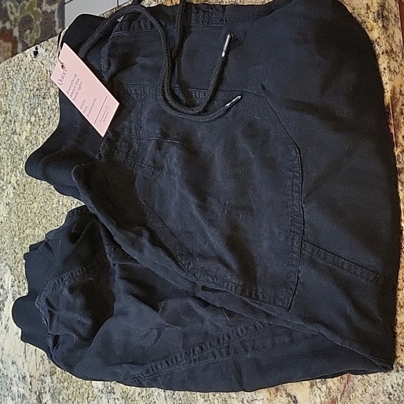 Quince BLACK & Olive Utility Jogger Pants - Picture 4 of 7